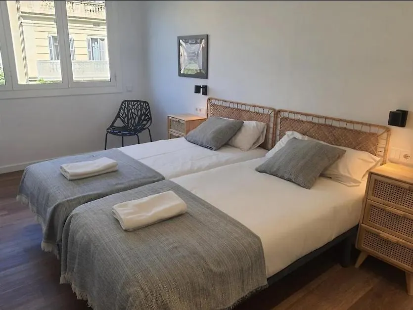 Autentic Barcelona Monumental Apartment 0*,