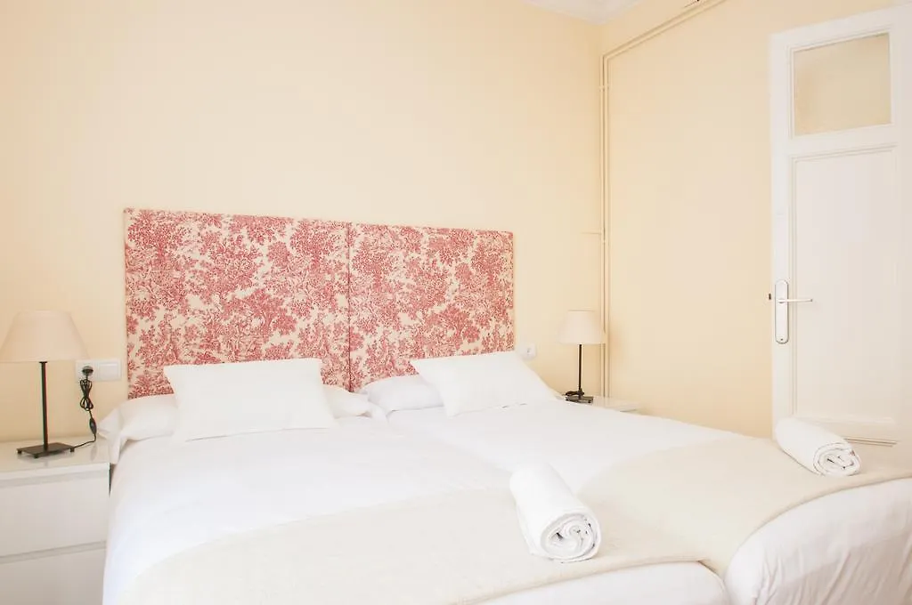 Autentic Barcelona Monumental Apartment